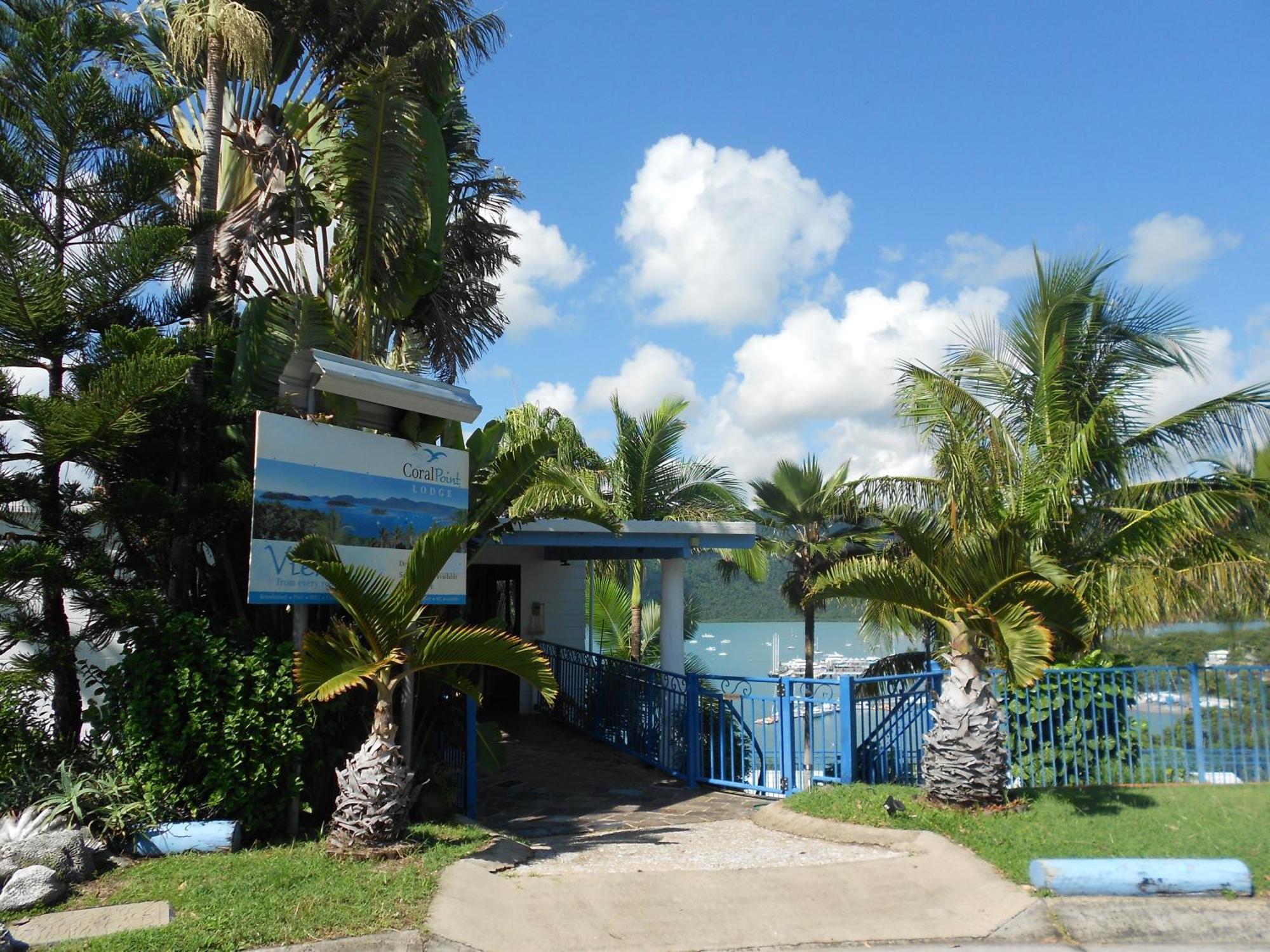 Coral Point 3*